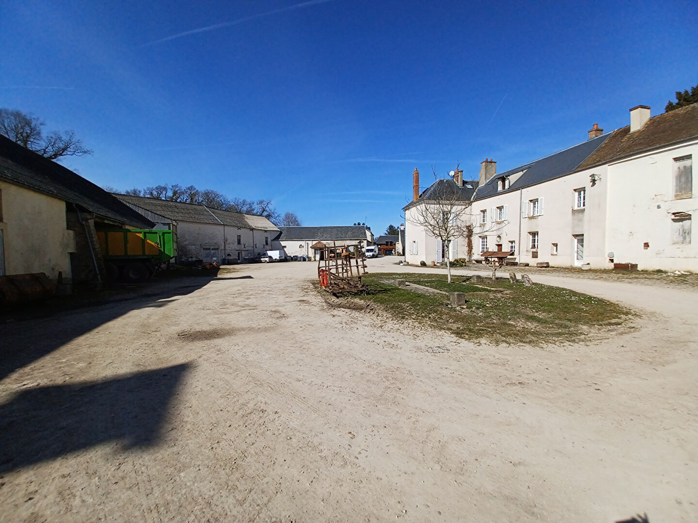Granges Villiers Le Bacle 7 pièce(s) 1460 m2