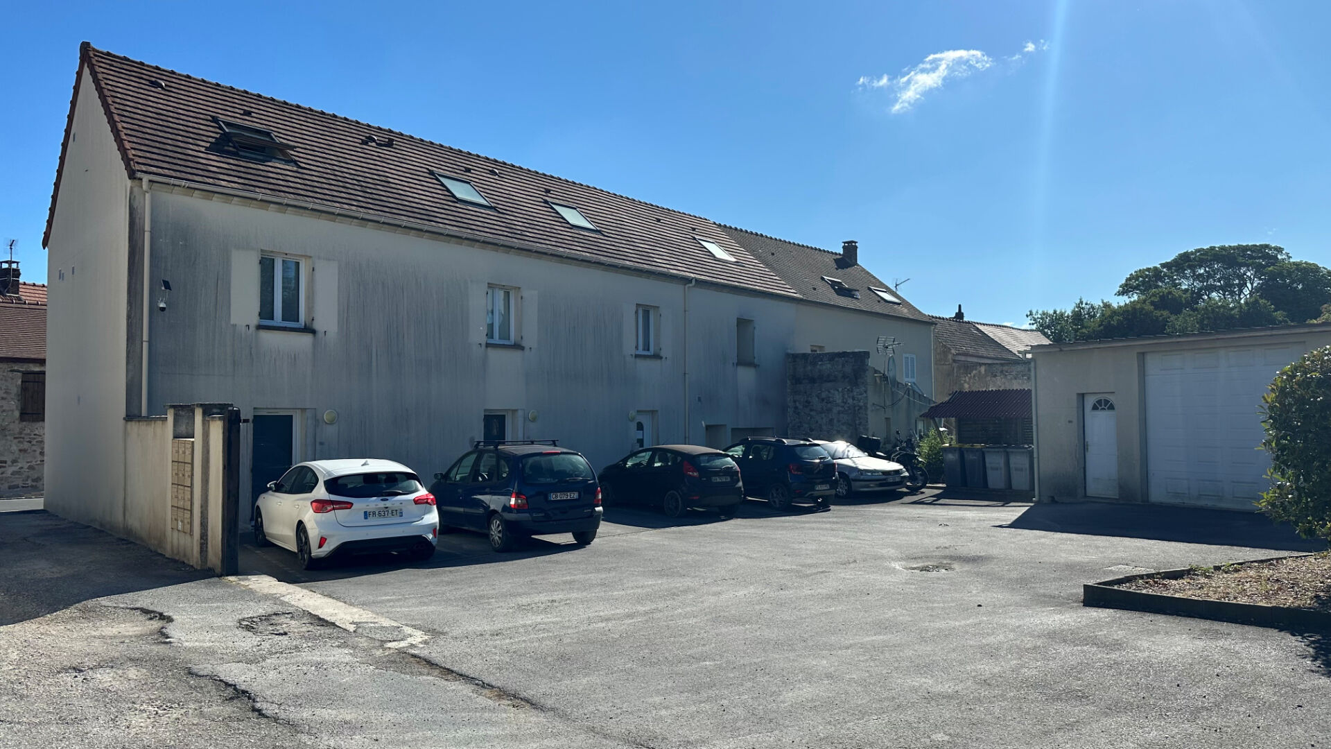 Immeuble Puiseux En France 15 pièce(s) 256.05 m2