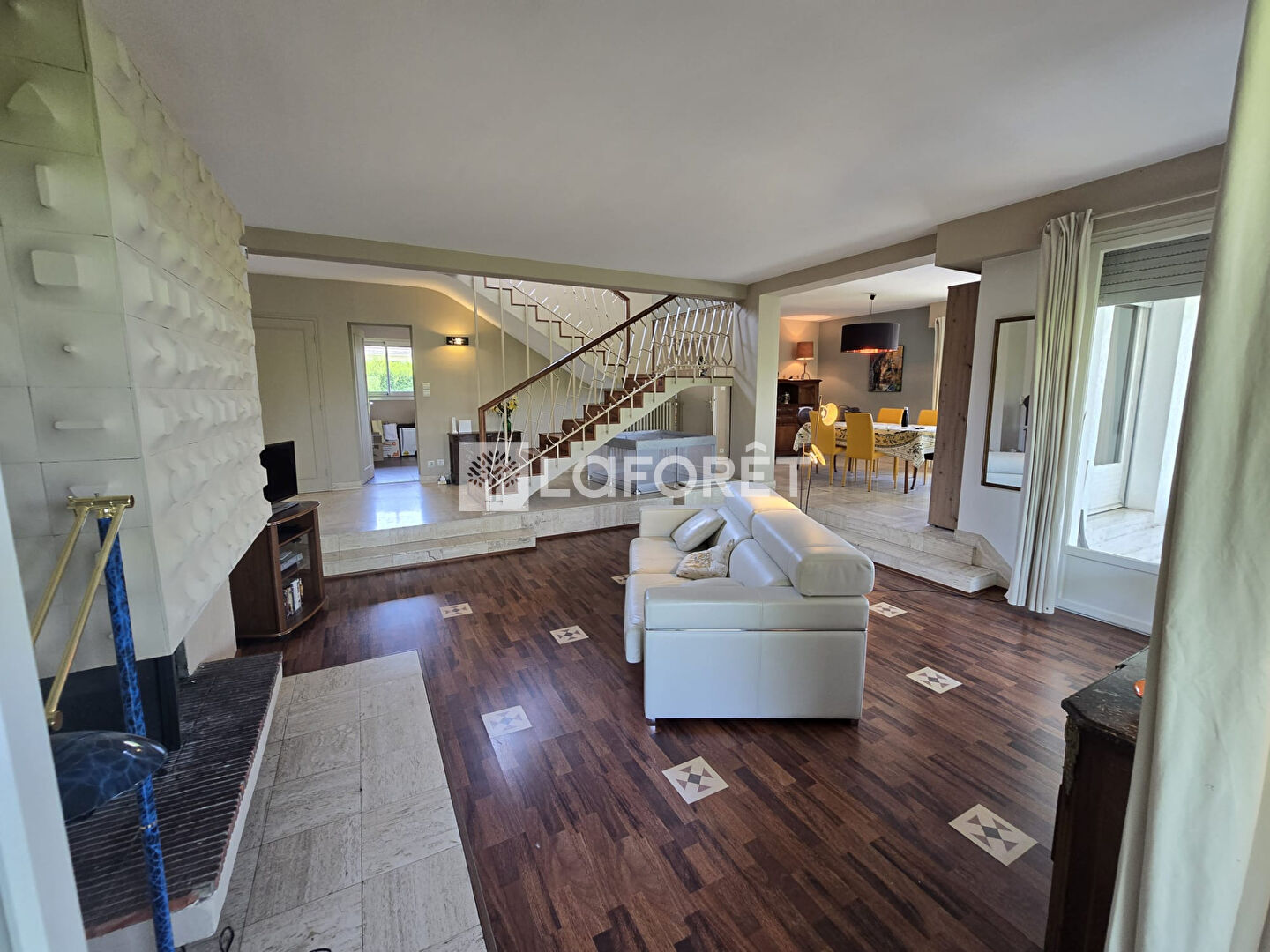 Maison d'Exception à Vendre à Donville-les-Bains - 8 Pièces, 5 Chambres, 216 m²