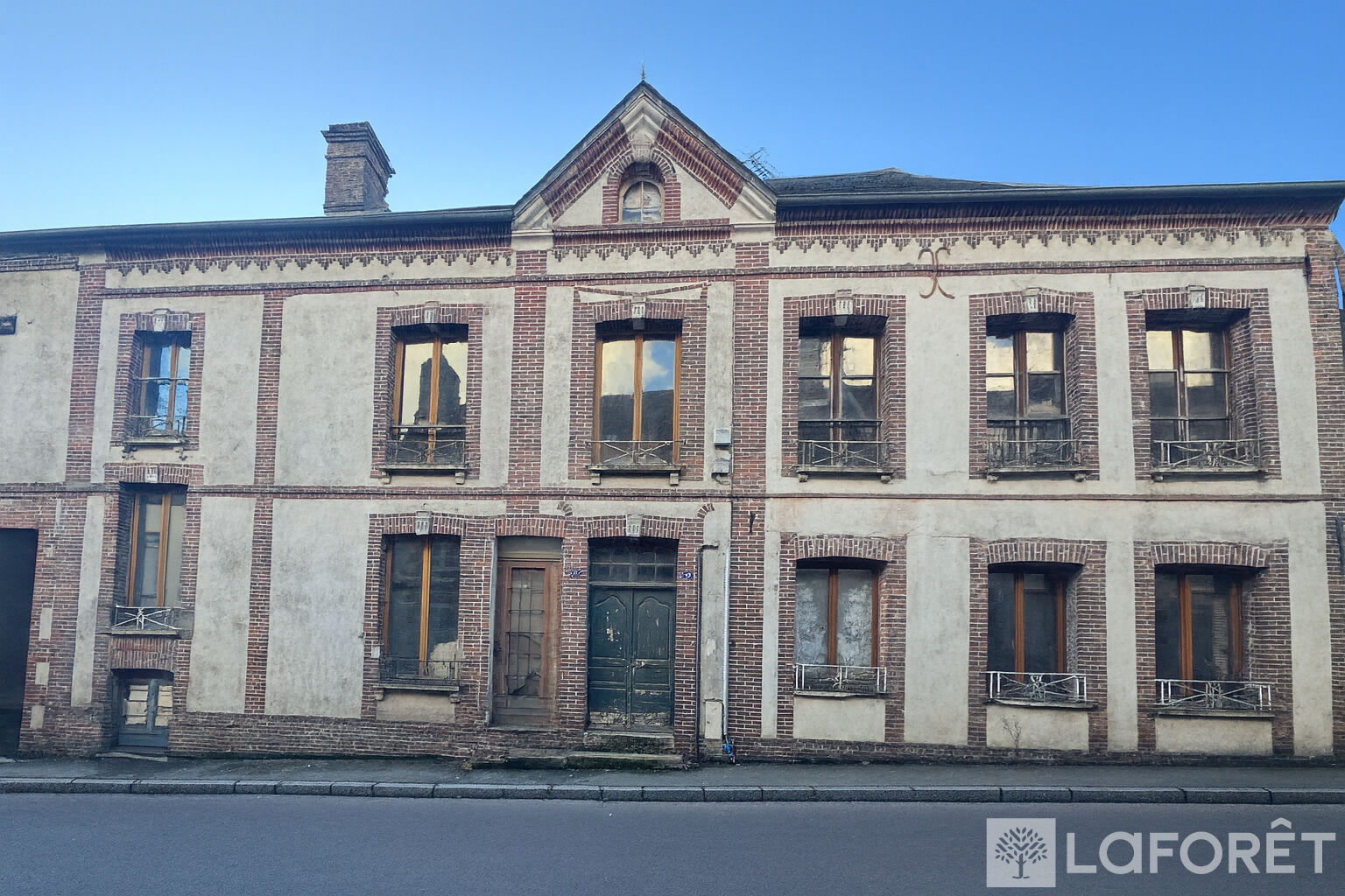 Maison de ville Moulins La Marche