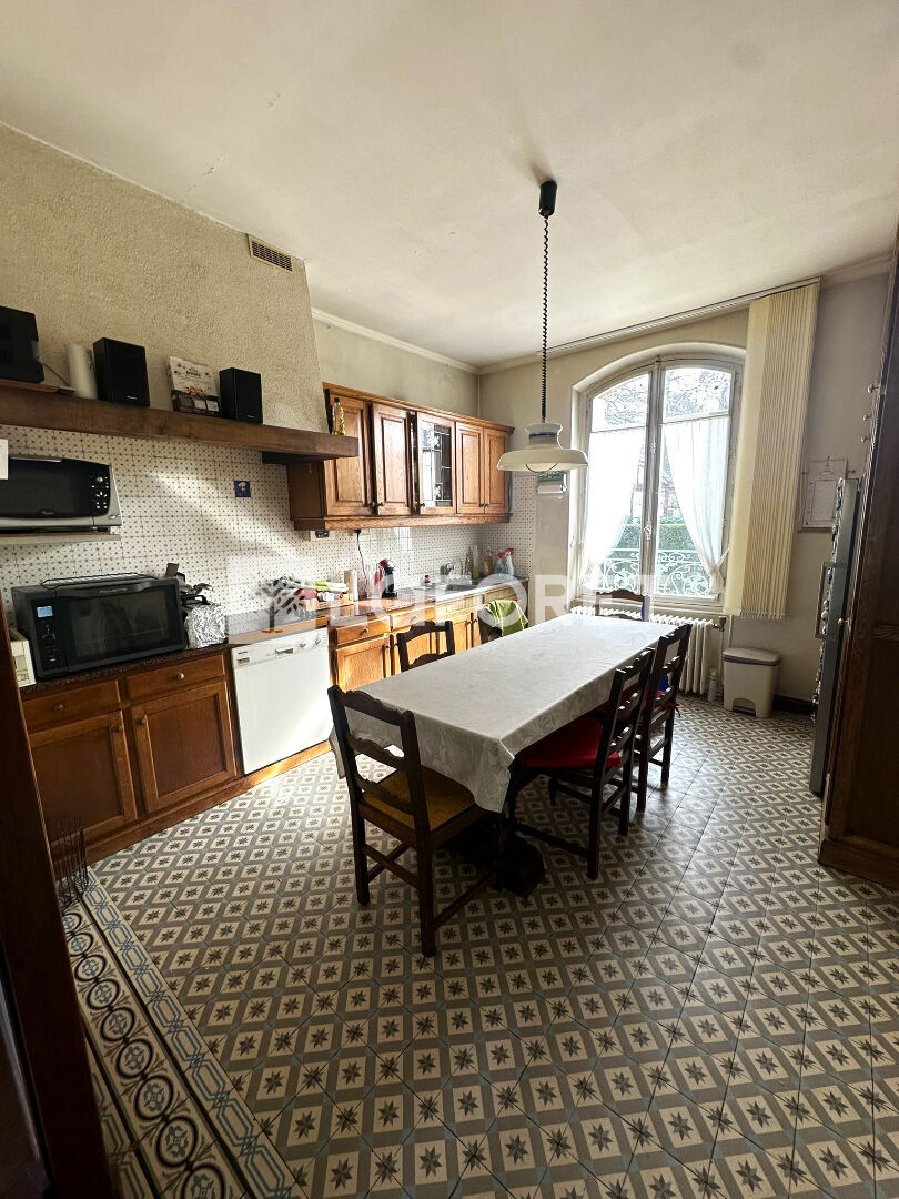 Maison Coye La Foret 10 pièce(s) 217 m2
