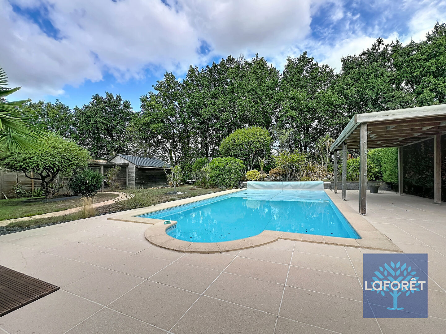 Maison 4 chambres jardin piscine