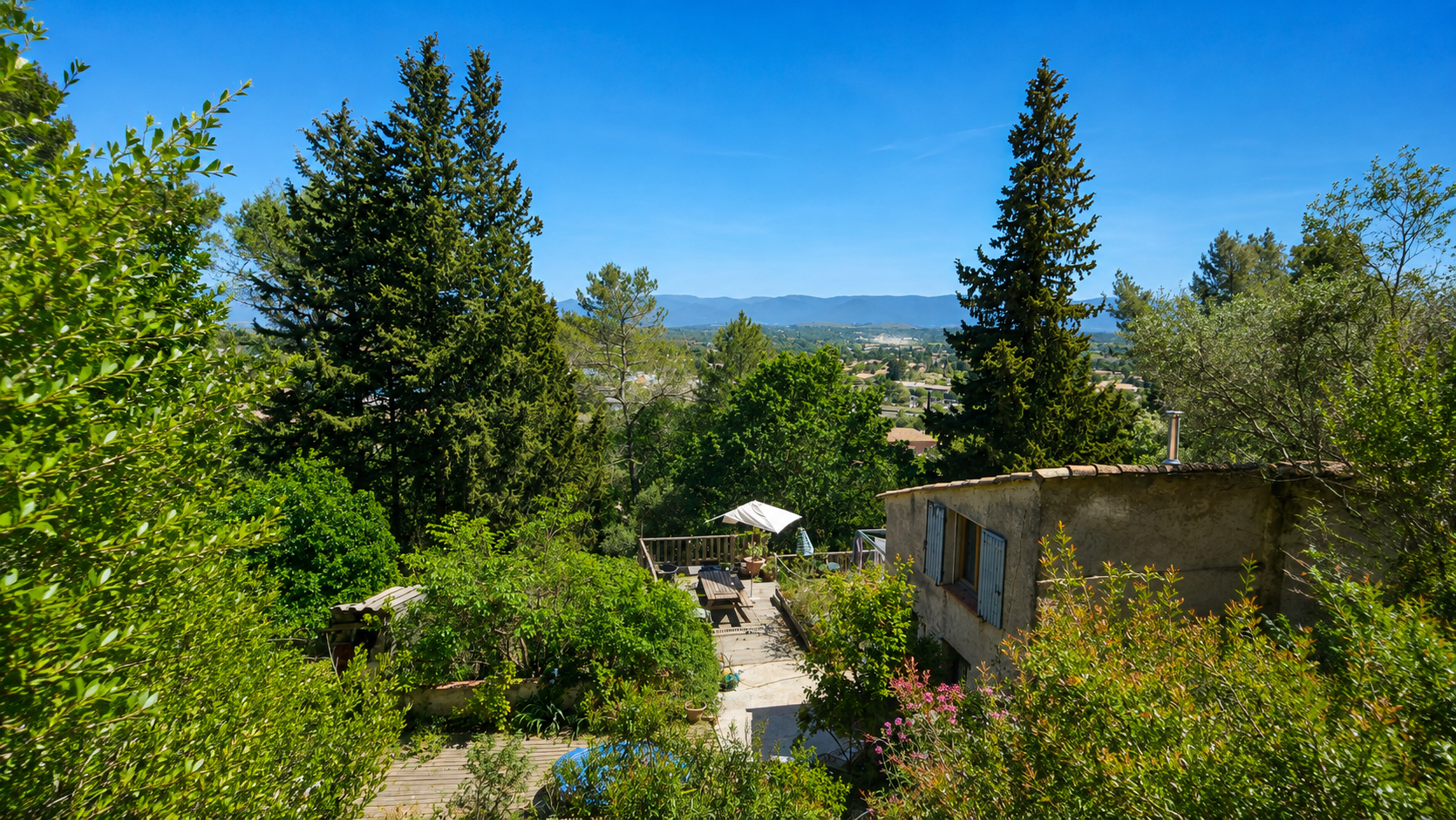 En exclusivité sur Le Cannet-des-maures maison sur plus d'un hectare