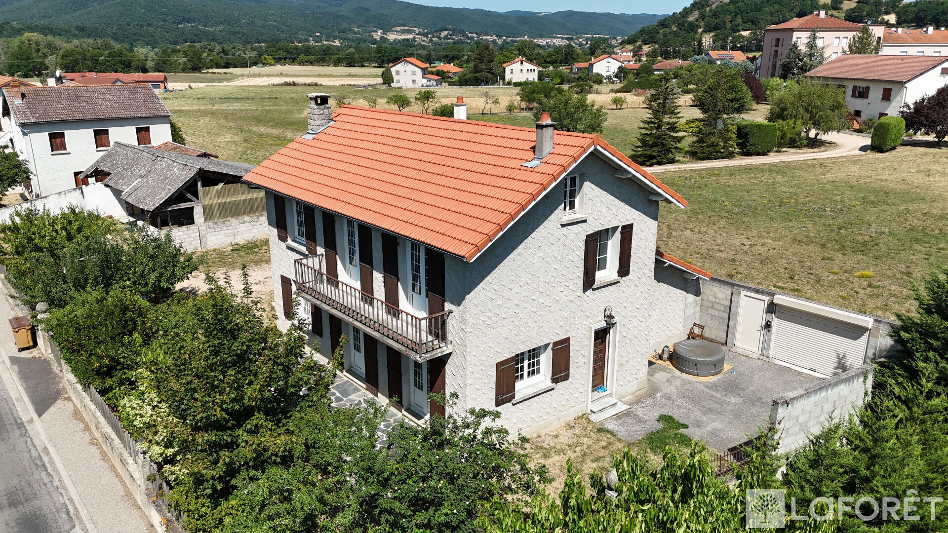 Maison 142 m² + hangar 155 m² + garage / Beaulieu
