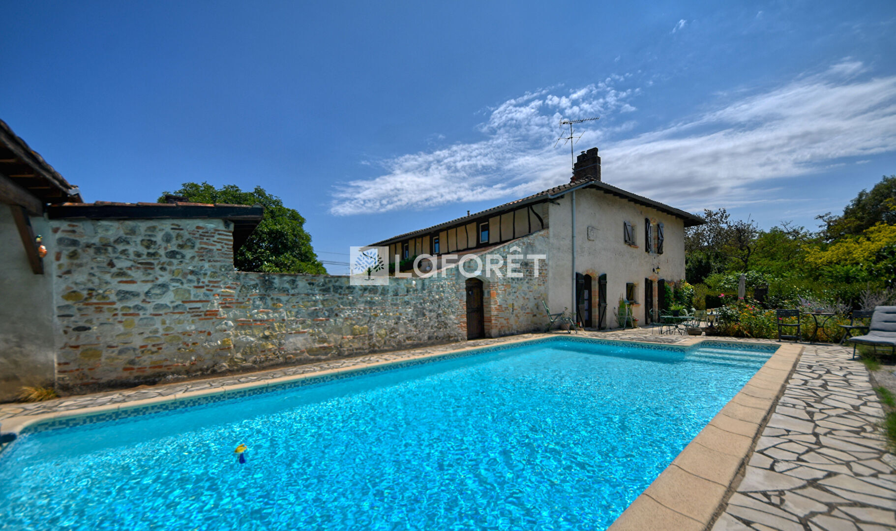 Belle propriété de caractère avec piscine et jardin paysagé à vendre 2 min de Lisle-sur-Tarn