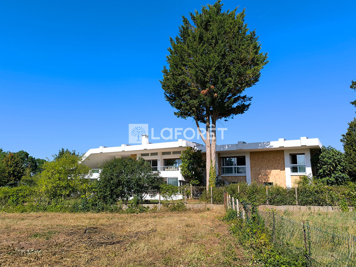 Maison Saint Martin La Garenne 10 pièces 361.8 m²