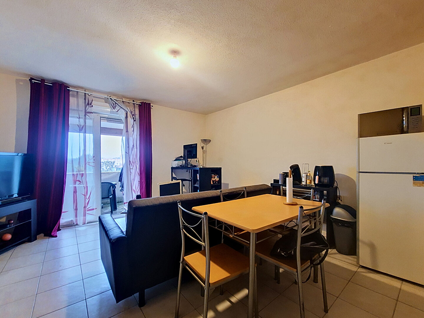 T2 ROUTE DE LYON + 2 PARKINGS + CAVE
