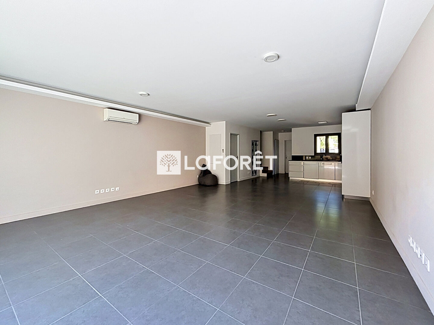 Maison Cuges Les pins / Terrasse / Garage / Neuve