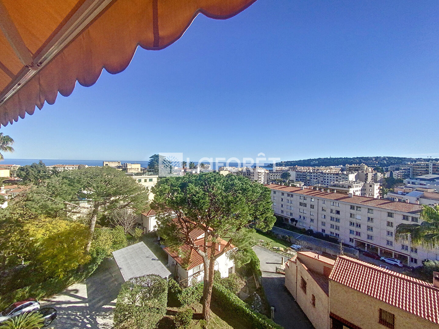 Penthouse  123 m² - 4 pièces - garage- vue mer