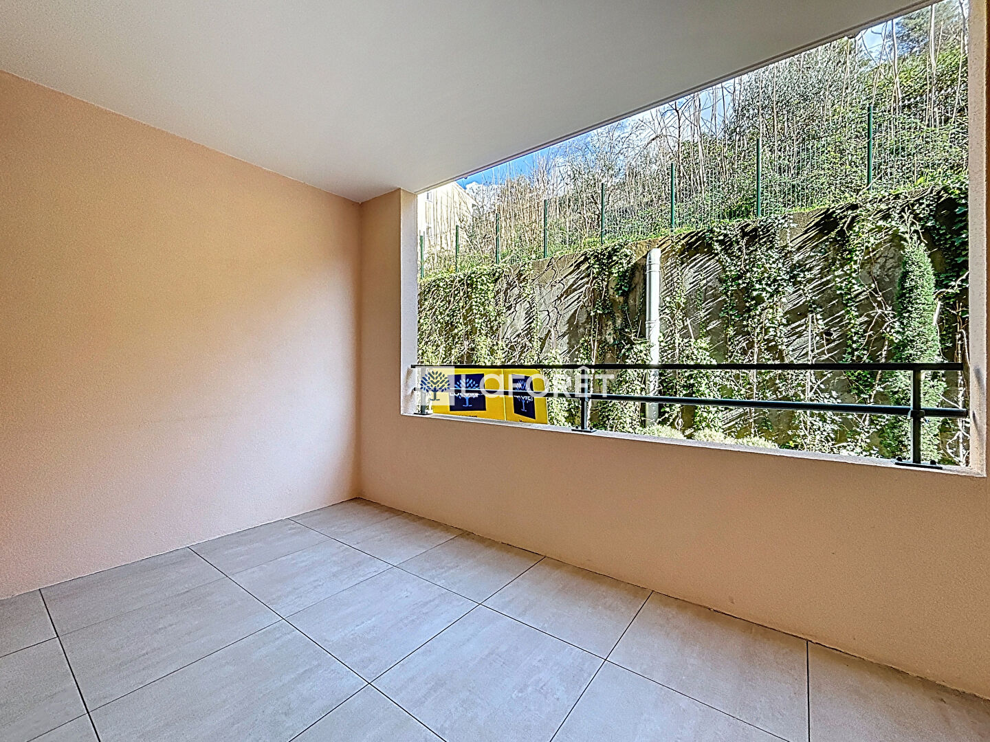 3P 62.86m² - MENTON - TERRASSE ET PARKING