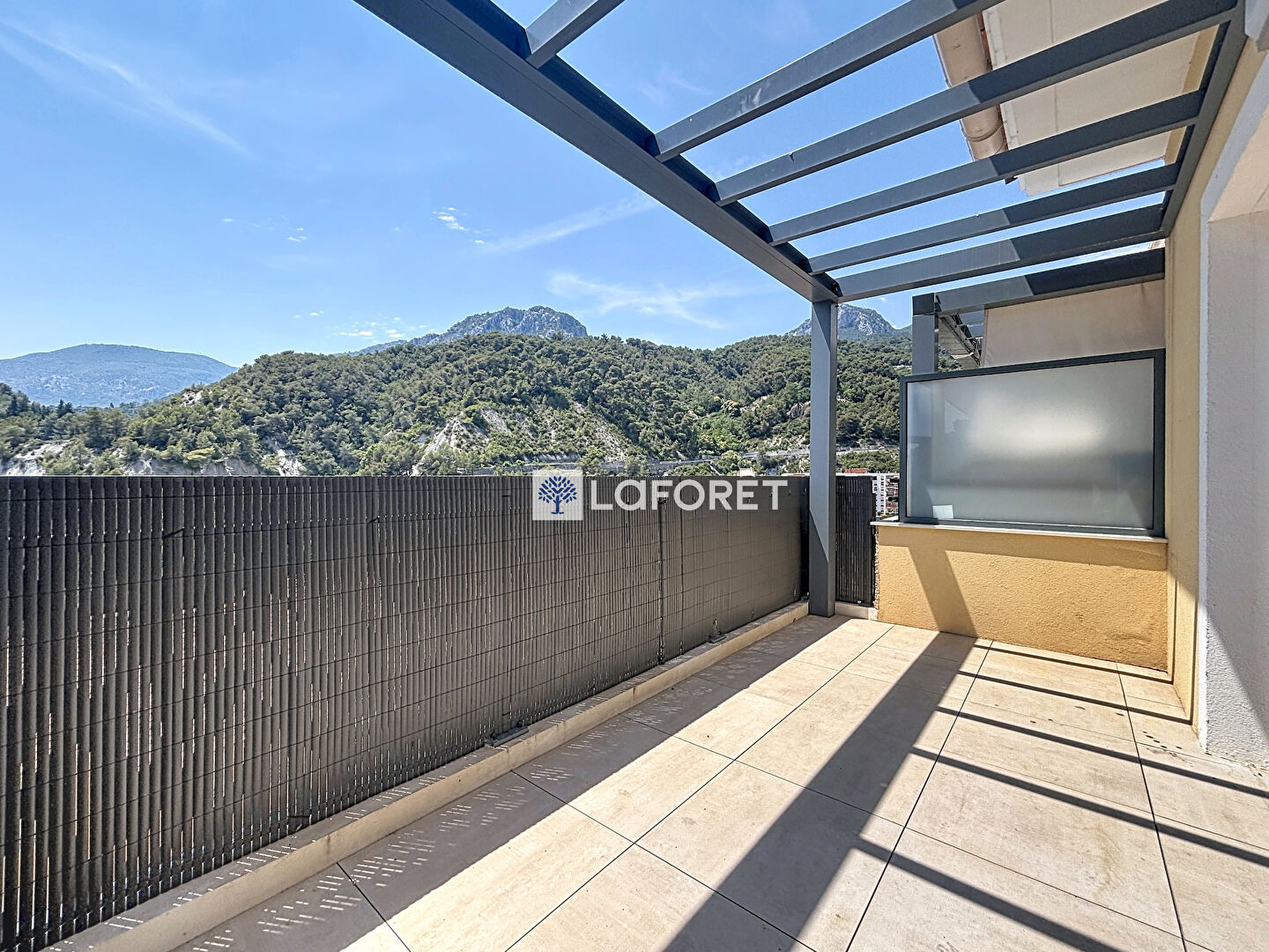 3P 63.29m² DERNIER ETAGE - TERRASSE ET PARKING