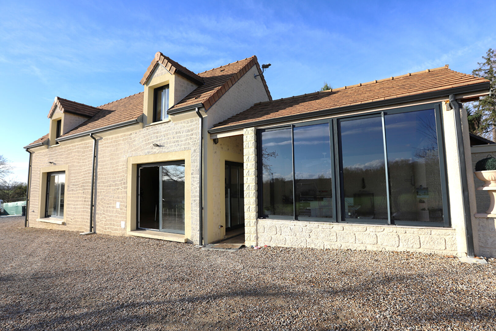VENTE EN VIAGER OCCUPÉ : Maison Villiers Saint Frederic 5 pièce(s) 113.18 m2