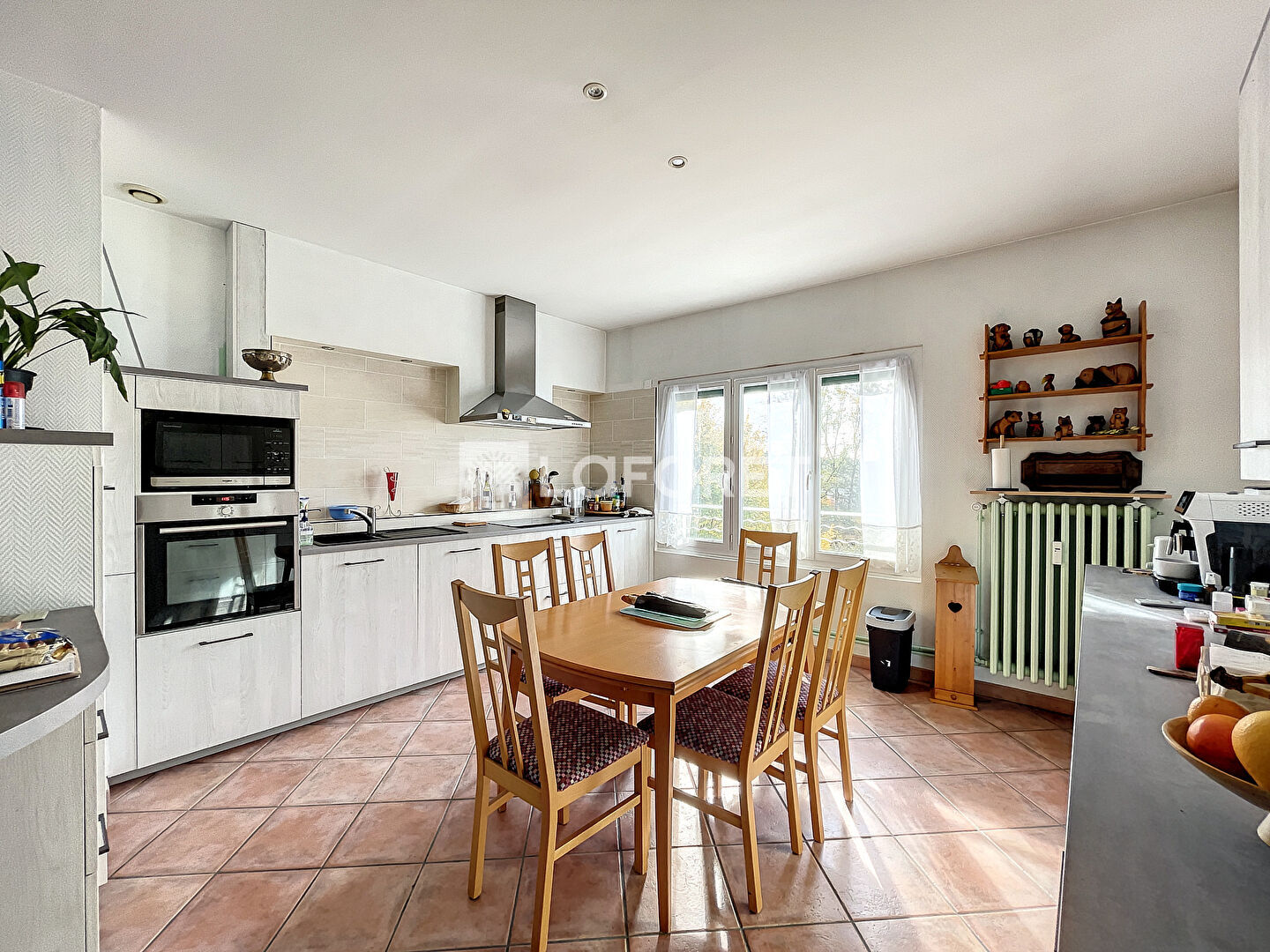 Appartement T3 -83.40 m2 - ,NEUVILLE SUR SAONE 69250