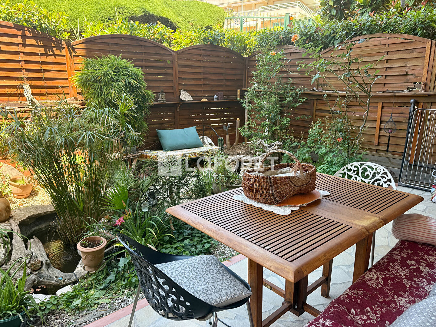 Charmant 2 pièces en rez de jardin avec terrasse et jardin privatif