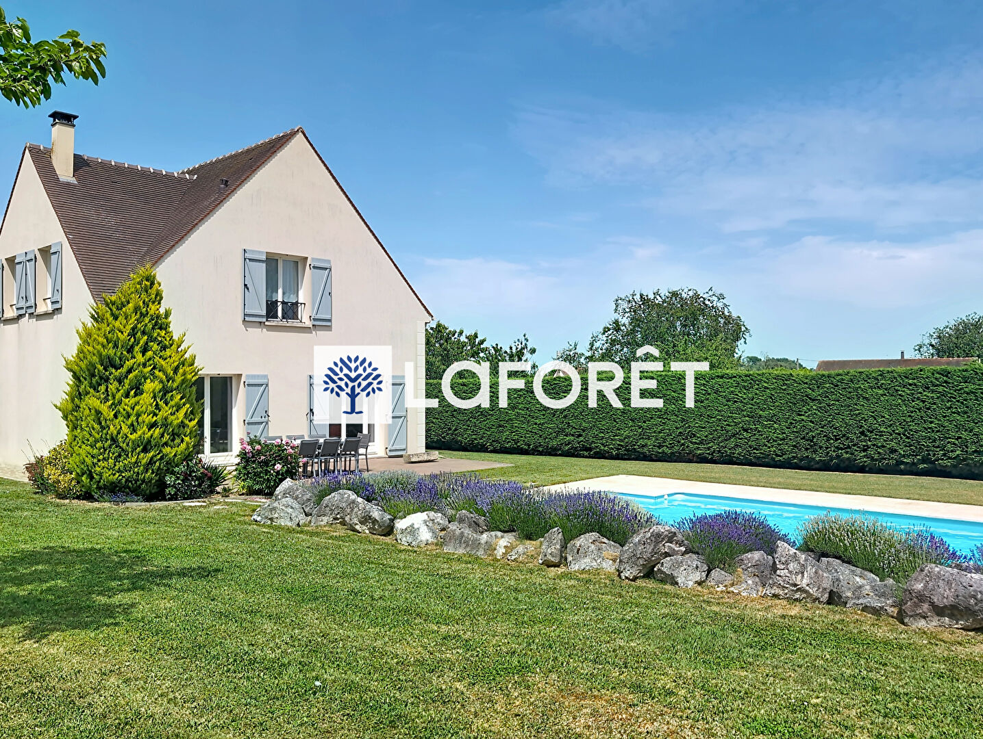 Maison avec piscine proche JOUY-LE-CHÂTEL