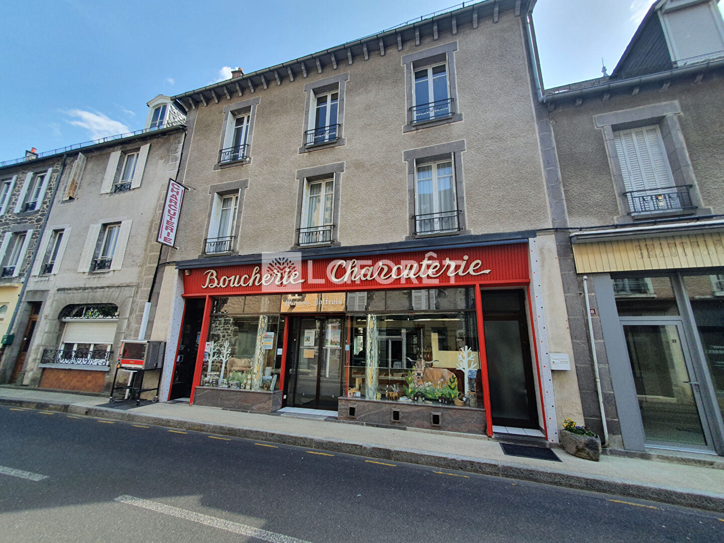 Immeuble 220m² — Pierrefort