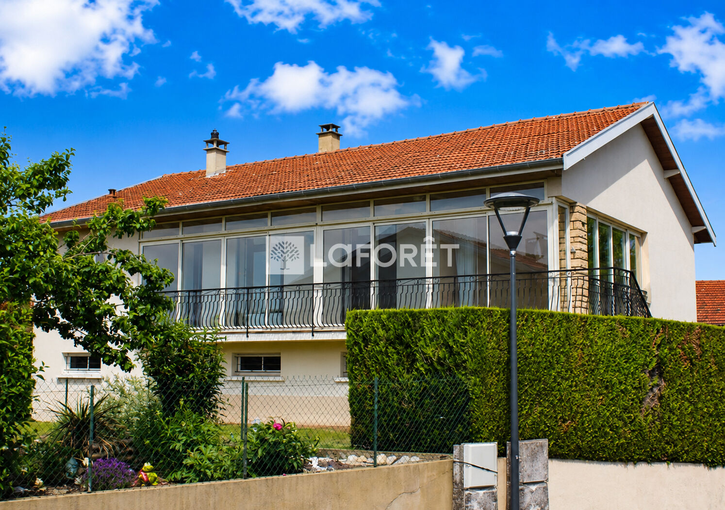 Maison individuelle sur sous-sol, 4 chambres et terrain de 1010 m²