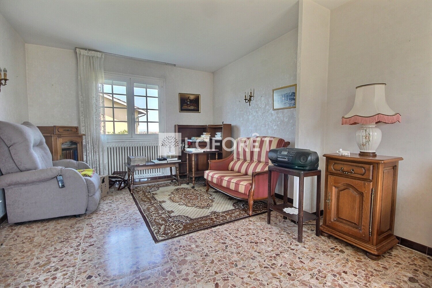 Charmante maison individuelle , sous-sol semi enterré et terrain