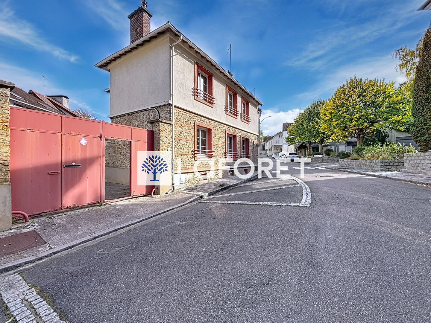À deux pas de Chambourcy, maison en meulière et potentiel loft à créer